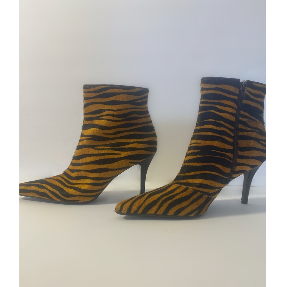 Tiger Booties 🐅